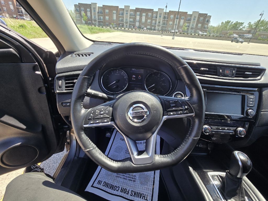 2018 Nissan Rogue Image 11