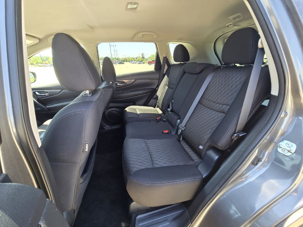 2018 Nissan Rogue Image 12