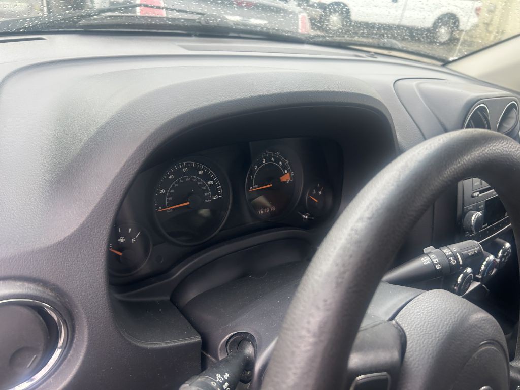 2016 Jeep Compass Image 8