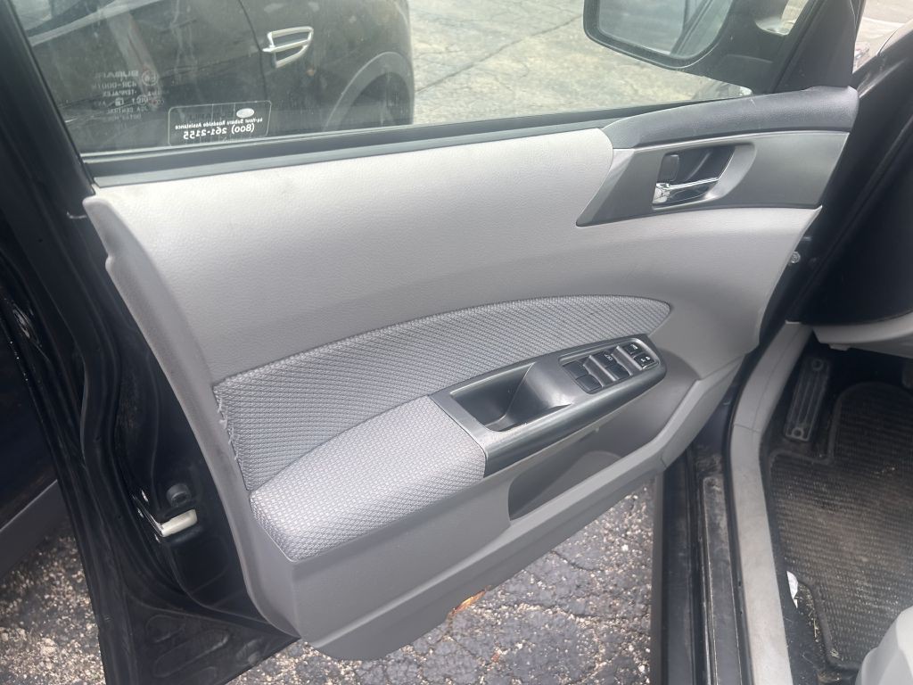 2012 Subaru Forester Image 9