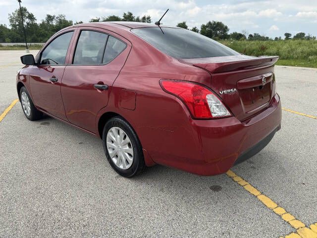 2017 Nissan Versa Image 6