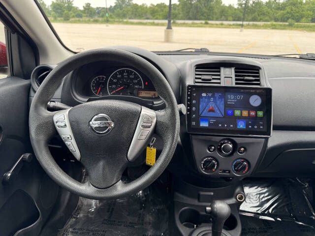 2017 Nissan Versa Image 10