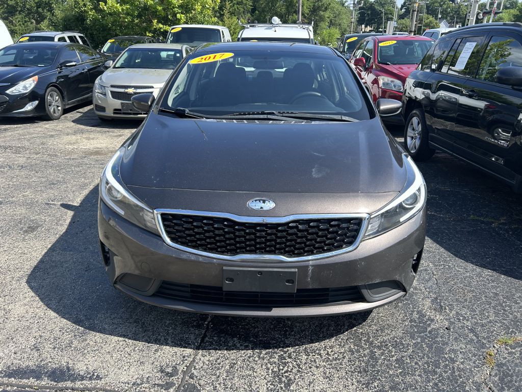 2017 Kia Forte Image 2