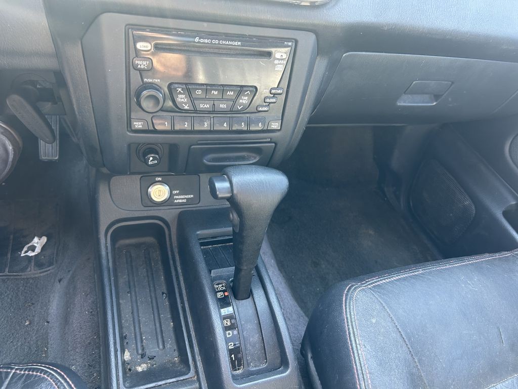 2001 Nissan Frontier Image 9