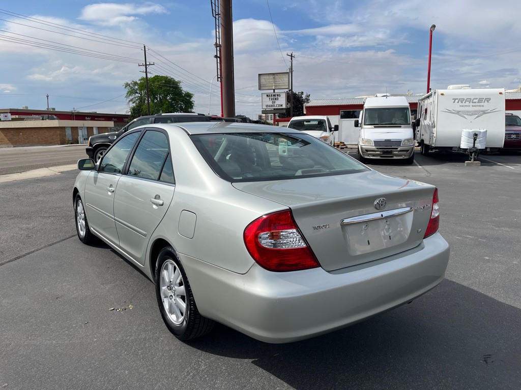 2004 Toyota Camry Image 4