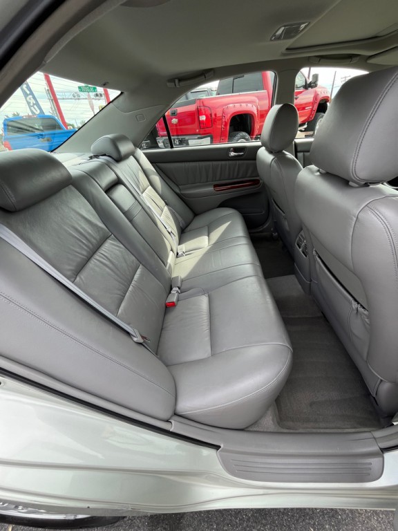 2004 Toyota Camry Image 9