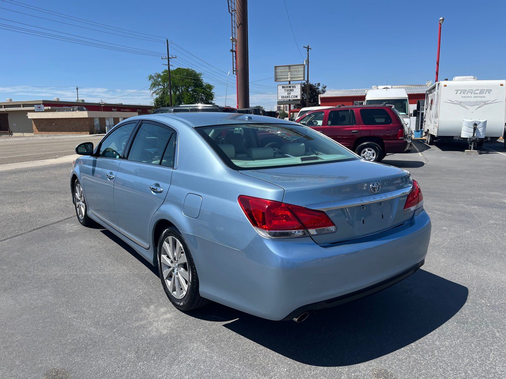 2011 Toyota Avalon Image 4