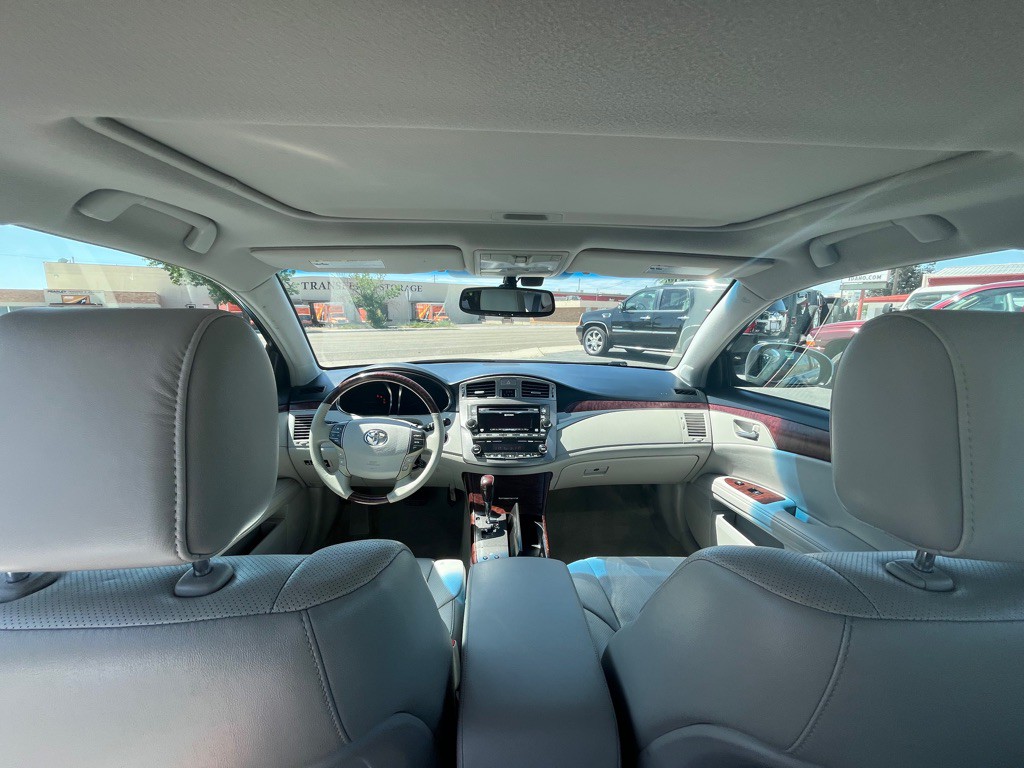 2011 Toyota Avalon Image 10