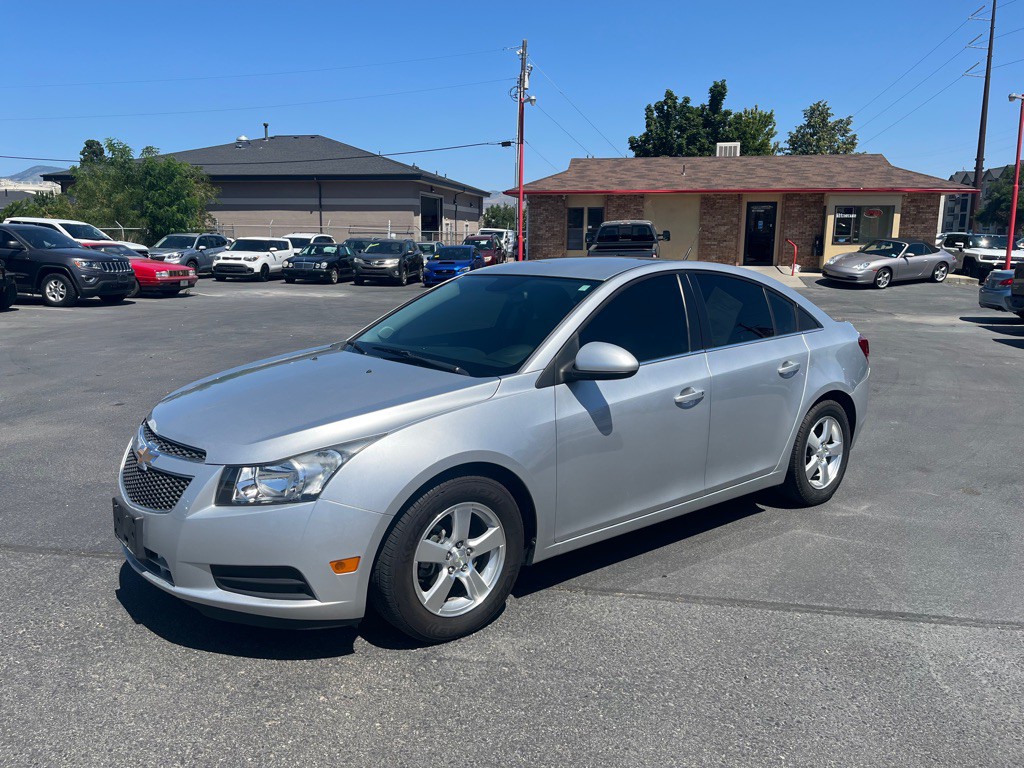 2013 Chevrolet Cruze Image 2
