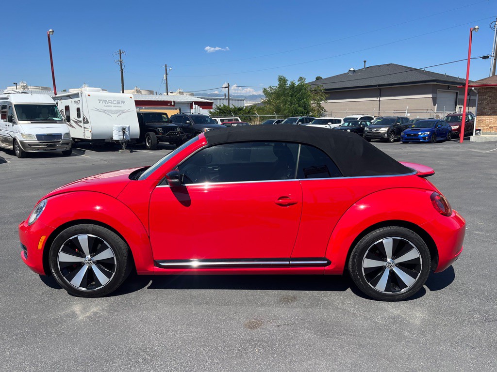 2013 Volkswagen Beetle Image 3
