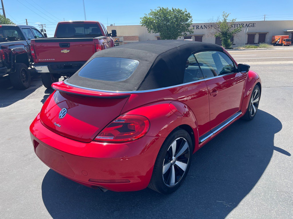 2013 Volkswagen Beetle Image 5