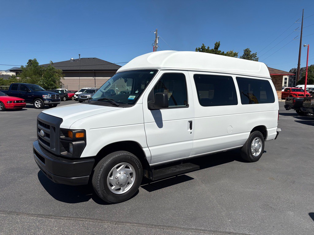 2014 Ford Econoline Image 2