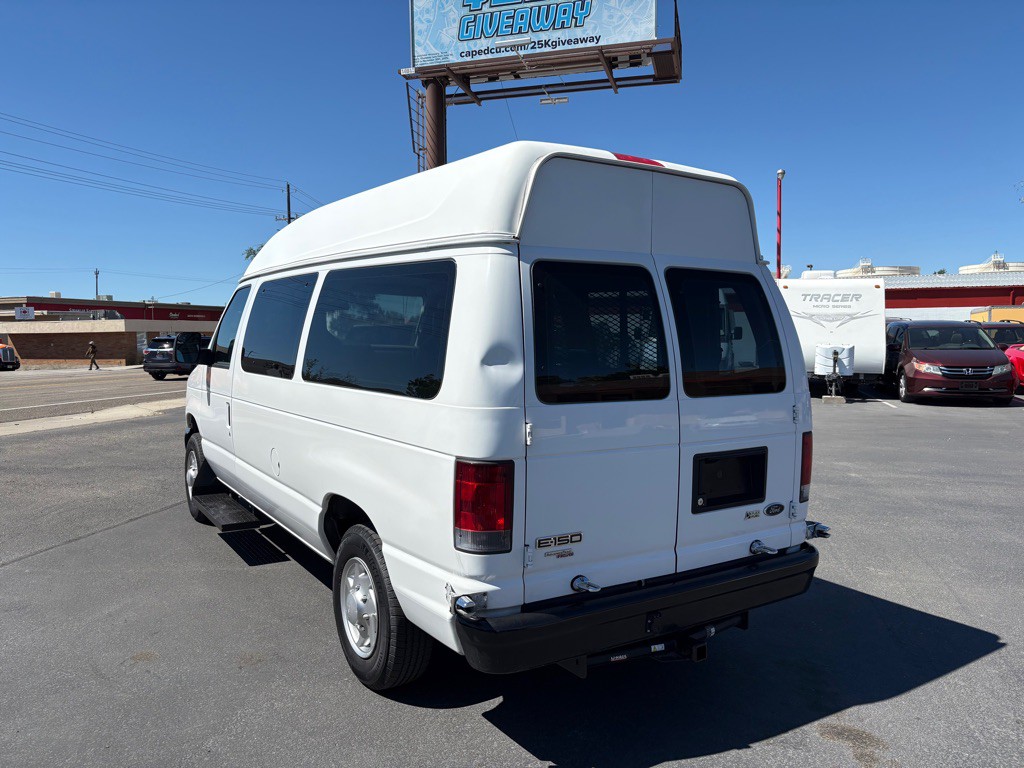2014 Ford Econoline Image 4