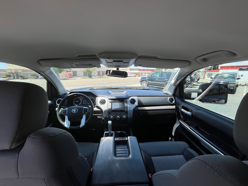 2015 Toyota Tundra Image 10