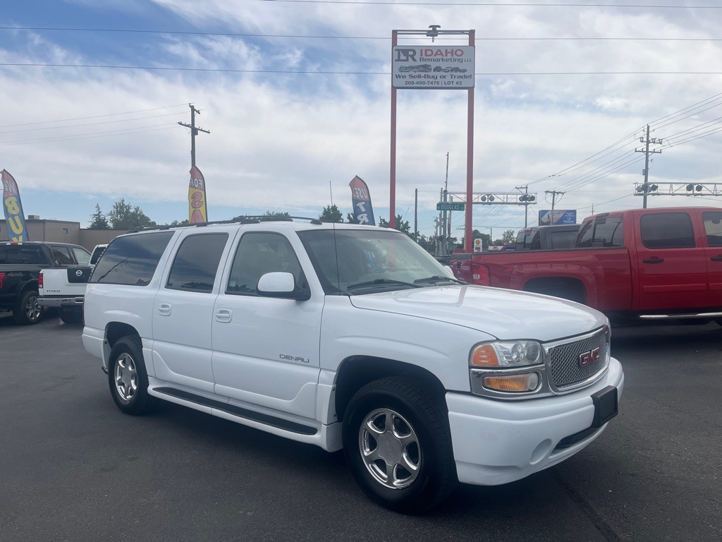 2004 GMC Yukon Image 1