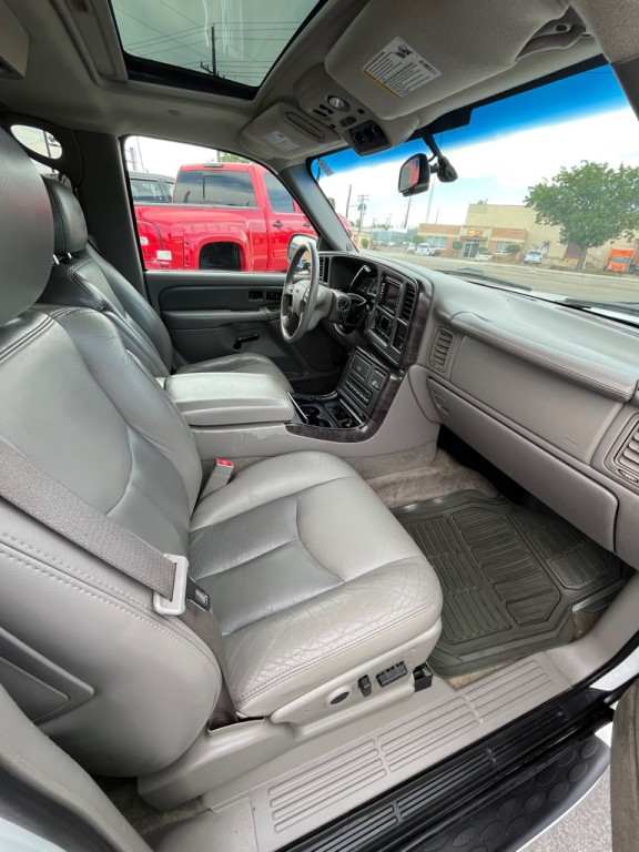 2004 GMC Yukon Image 7