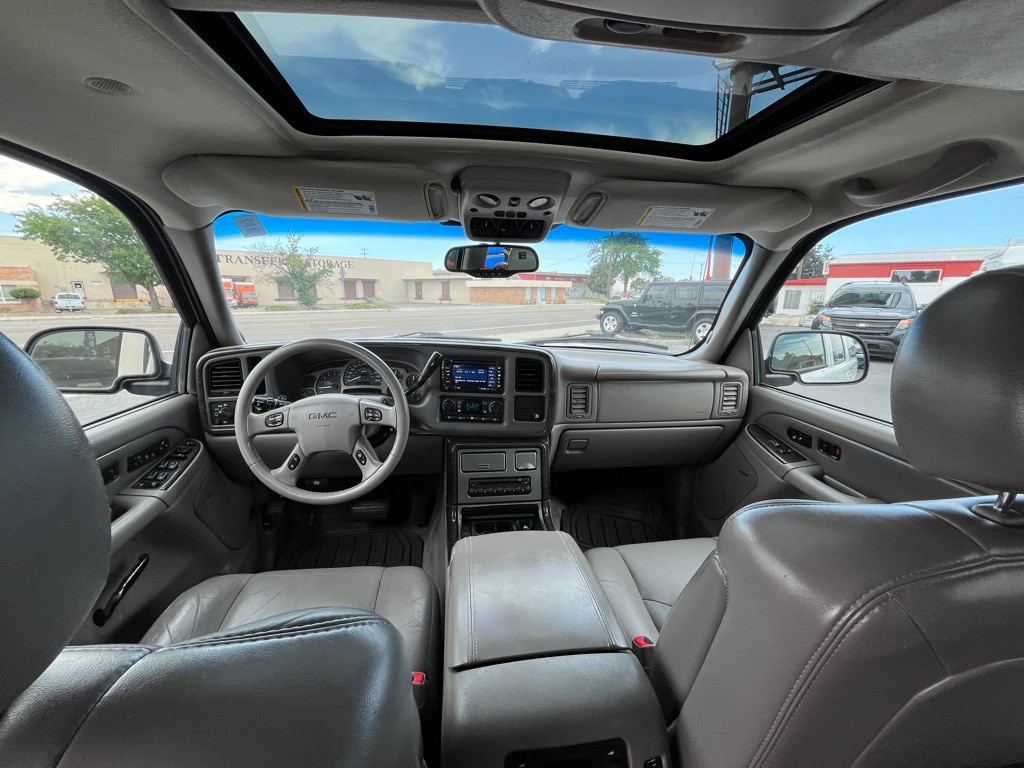2004 GMC Yukon Image 11