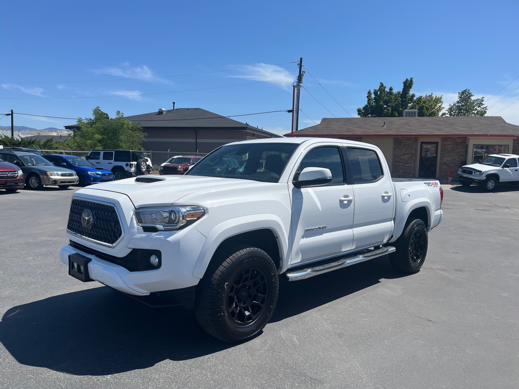 2019 Toyota Tacoma Image 2