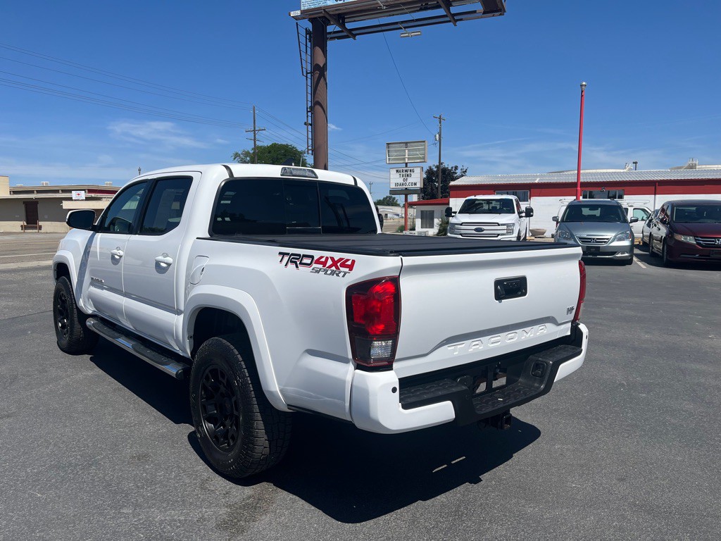 2019 Toyota Tacoma Image 4