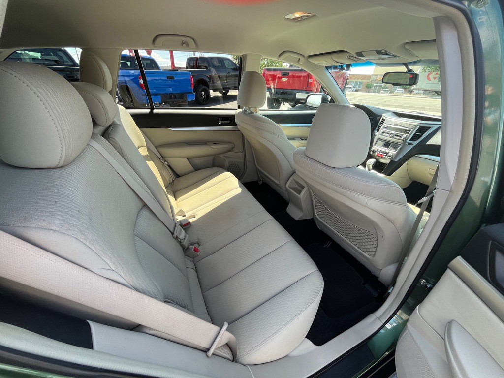 2010 Subaru Outback Image 7