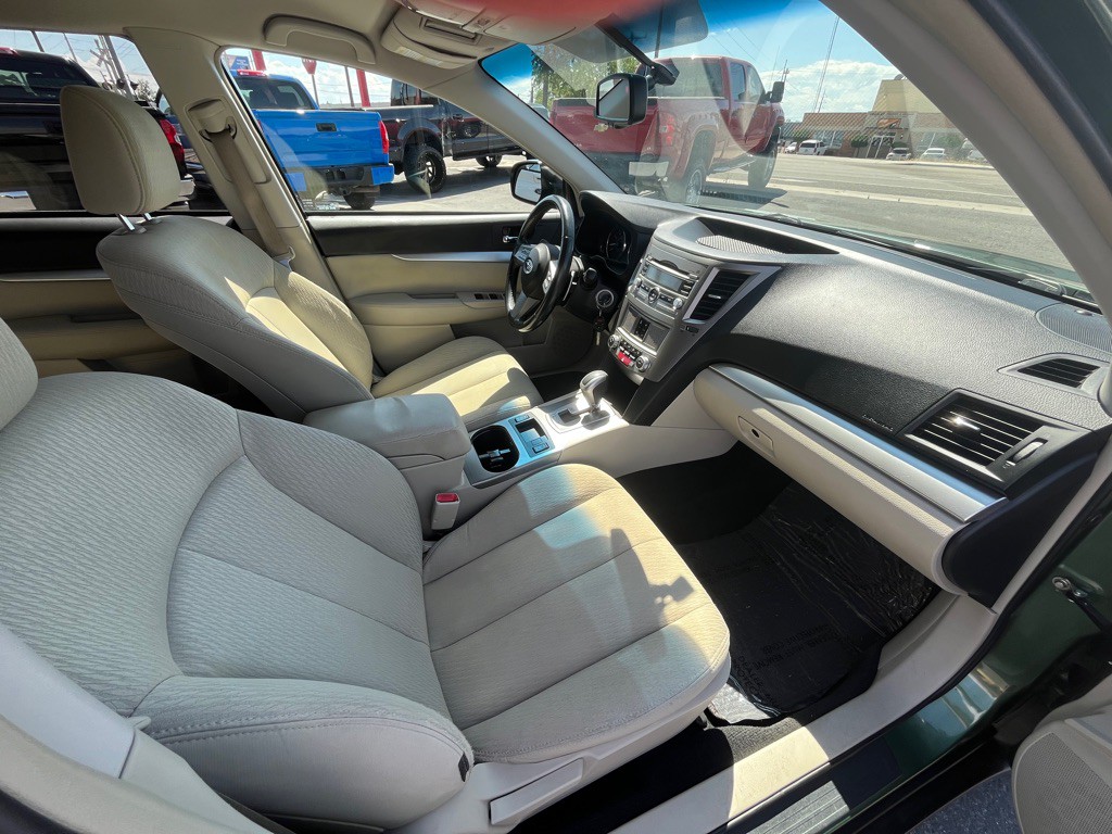 2010 Subaru Outback Image 8