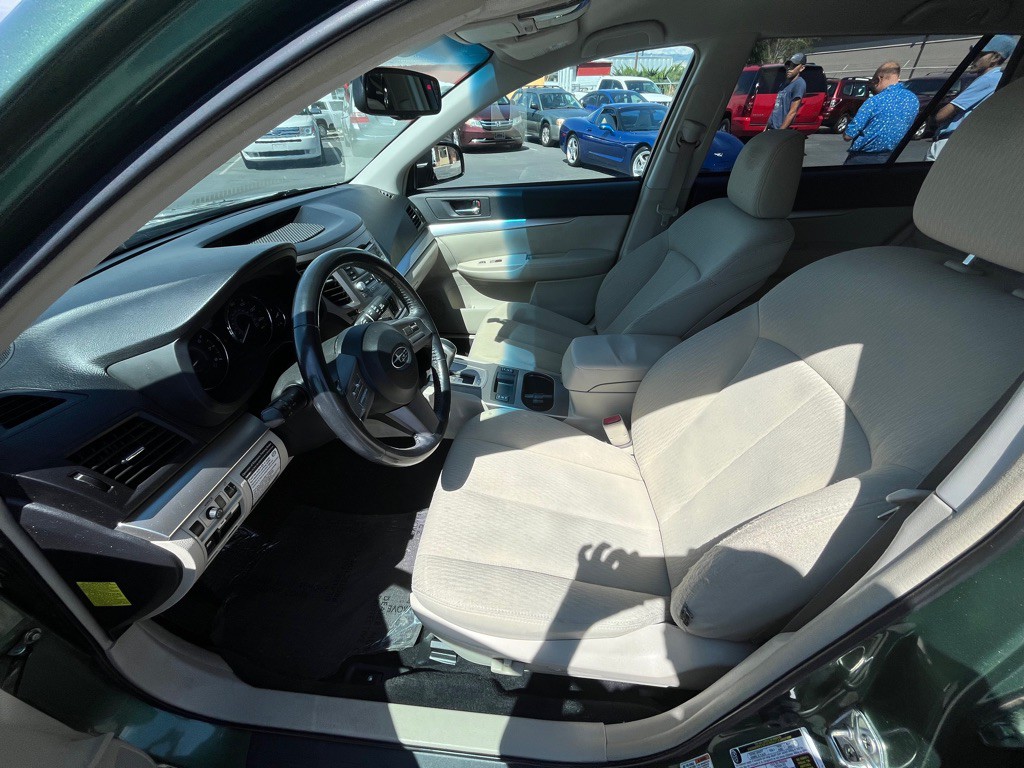 2010 Subaru Outback Image 9