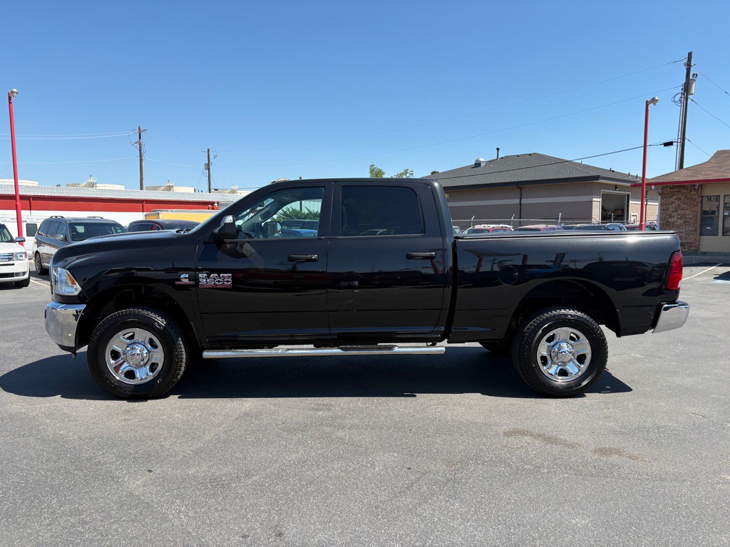 2018 RAM 3500 Image 3