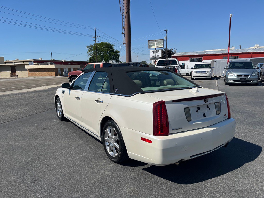 2009 Cadillac STS Image 4