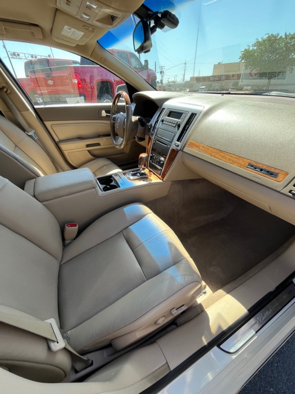 2009 Cadillac STS Image 8