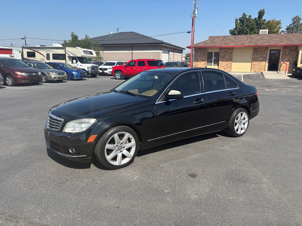 2008 Mercedes-Benz C-Class Image 2