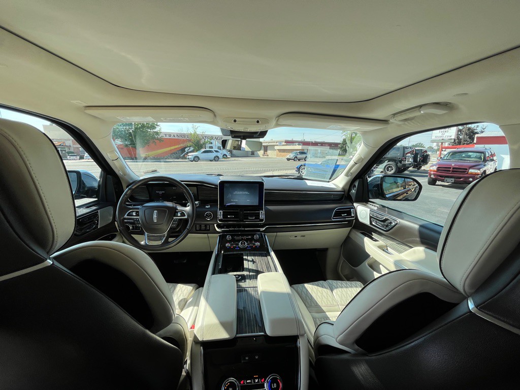 2019 Lincoln Navigator Image 10