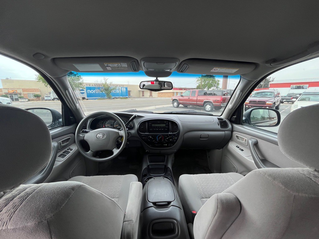 2004 Toyota Tundra Image 10