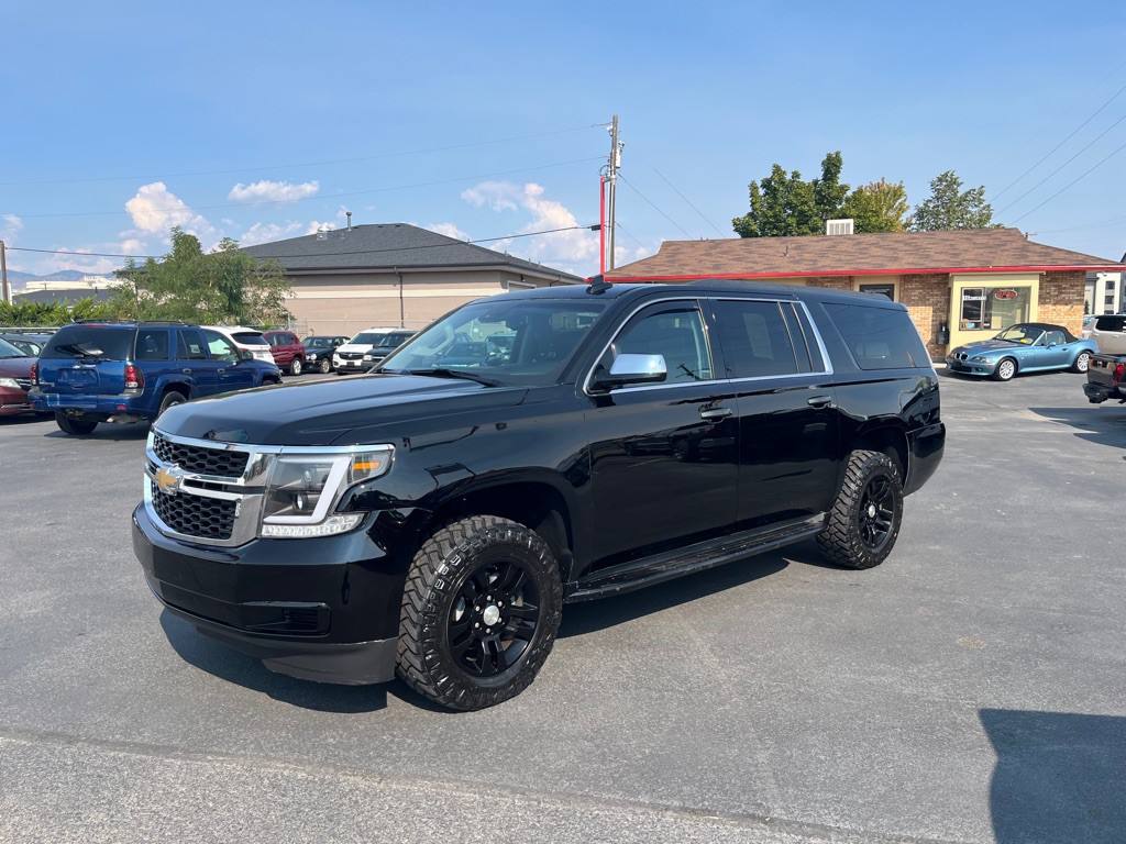 2015 Chevrolet Suburban Image 2