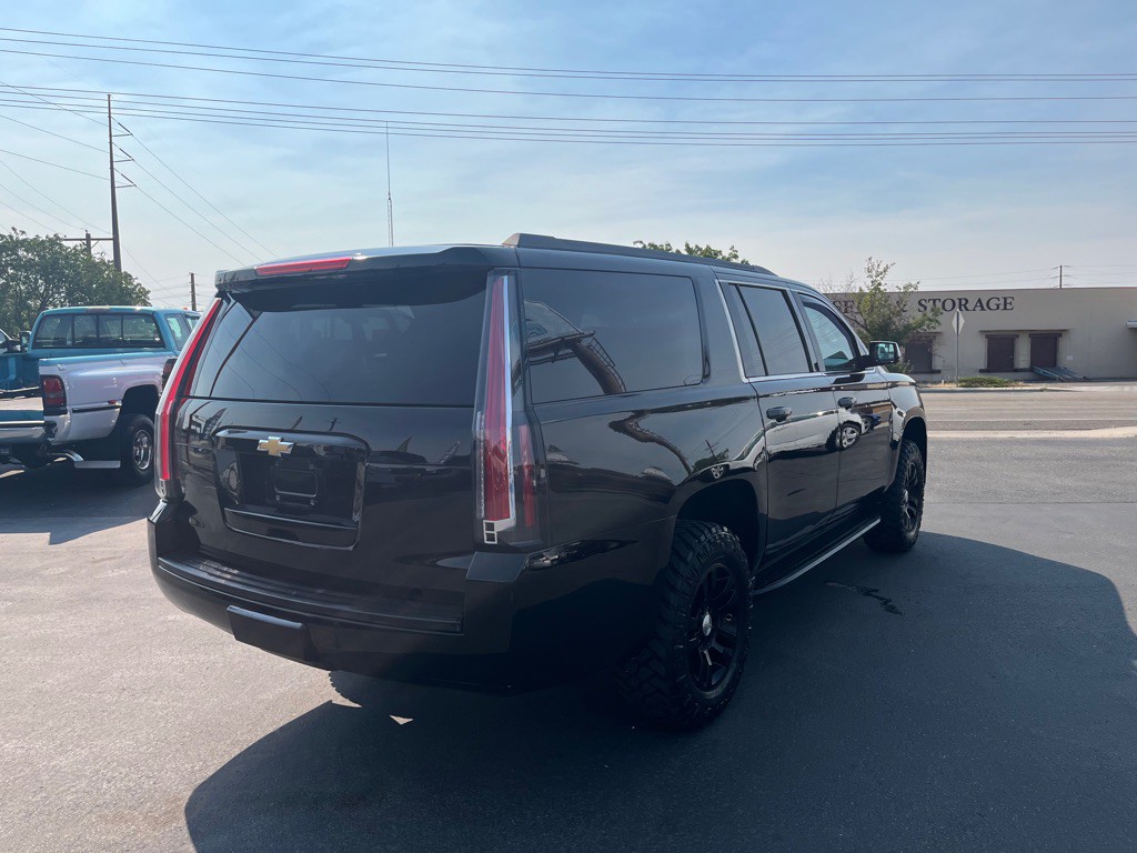 2015 Chevrolet Suburban Image 5