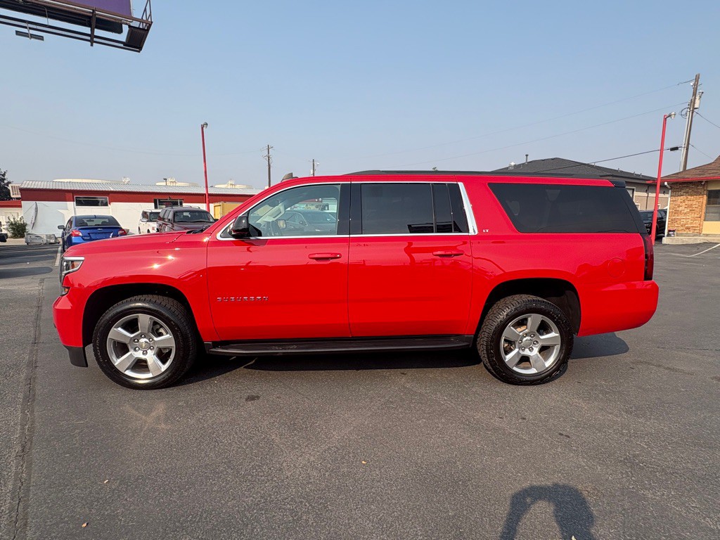 2019 Chevrolet Suburban Image 3