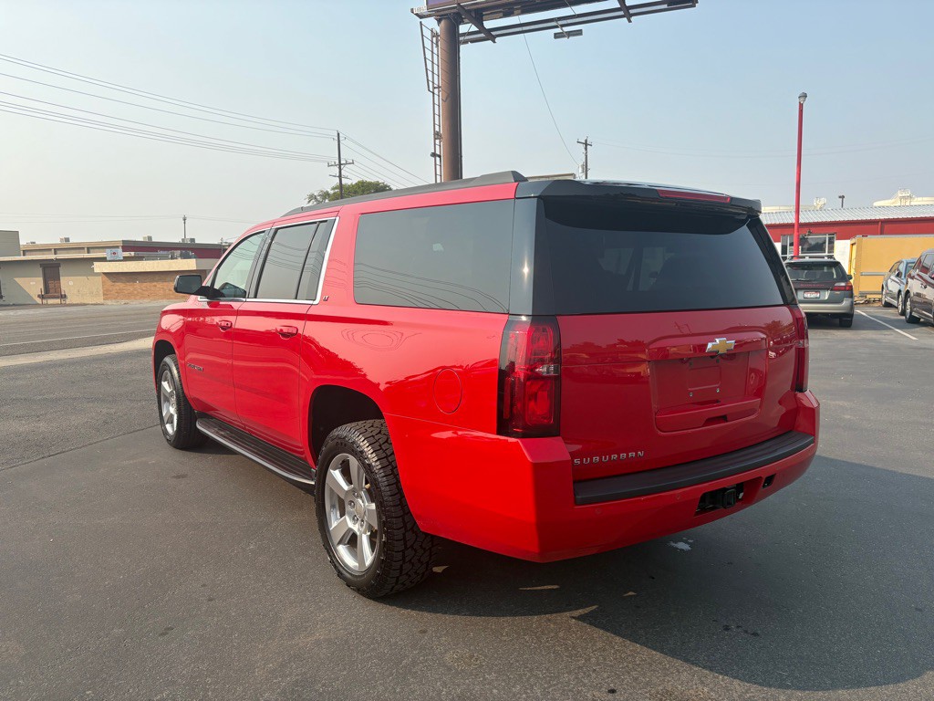2019 Chevrolet Suburban Image 4