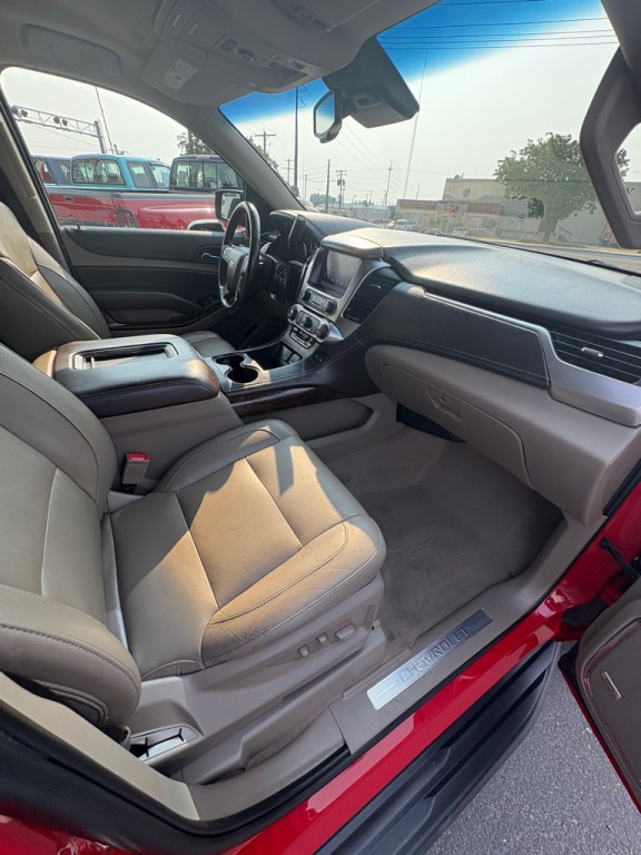 2019 Chevrolet Suburban Image 8