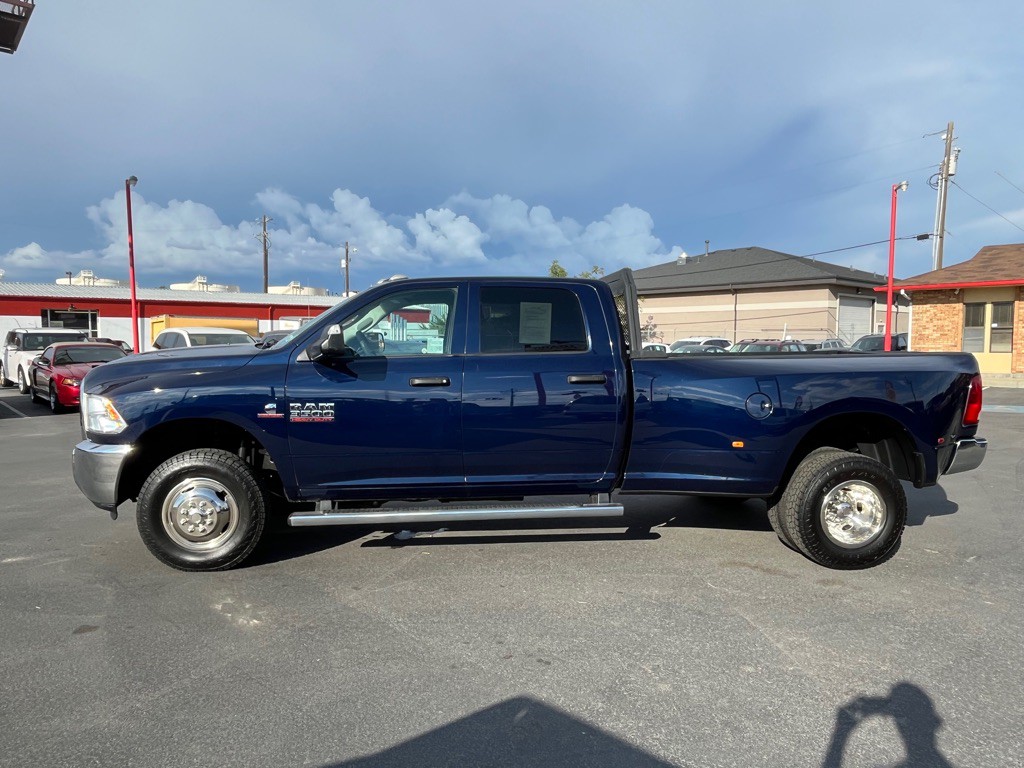2017 RAM 3500 Image 3