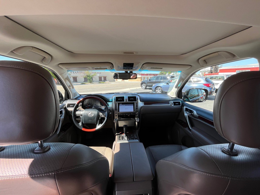 2011 Lexus GX Image 10