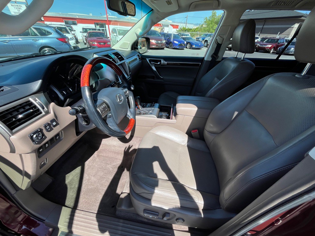 2011 Lexus GX Image 17