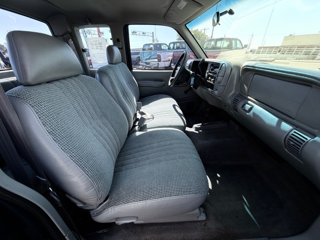 1998 Chevrolet C/K Image 18