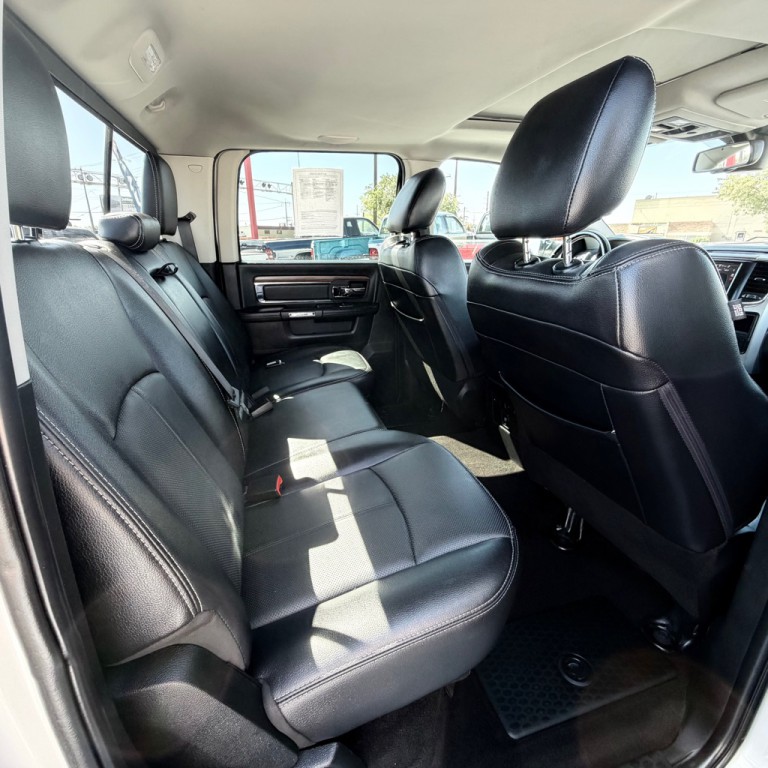 2018 RAM 3500 Image 9