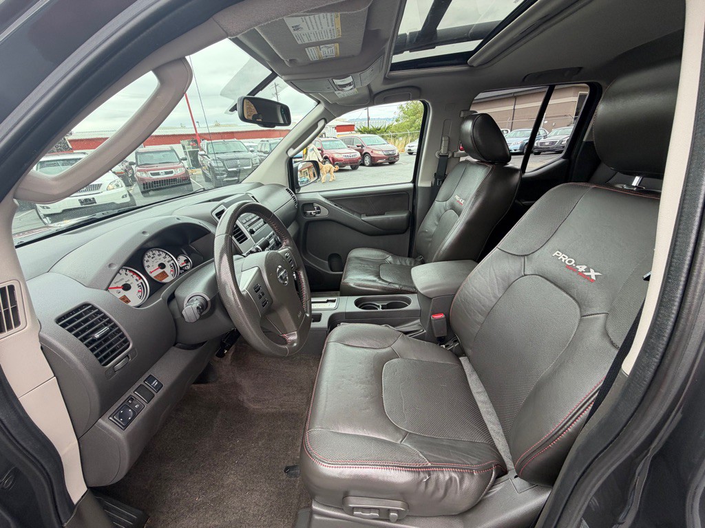 2011 Nissan Frontier Image 7