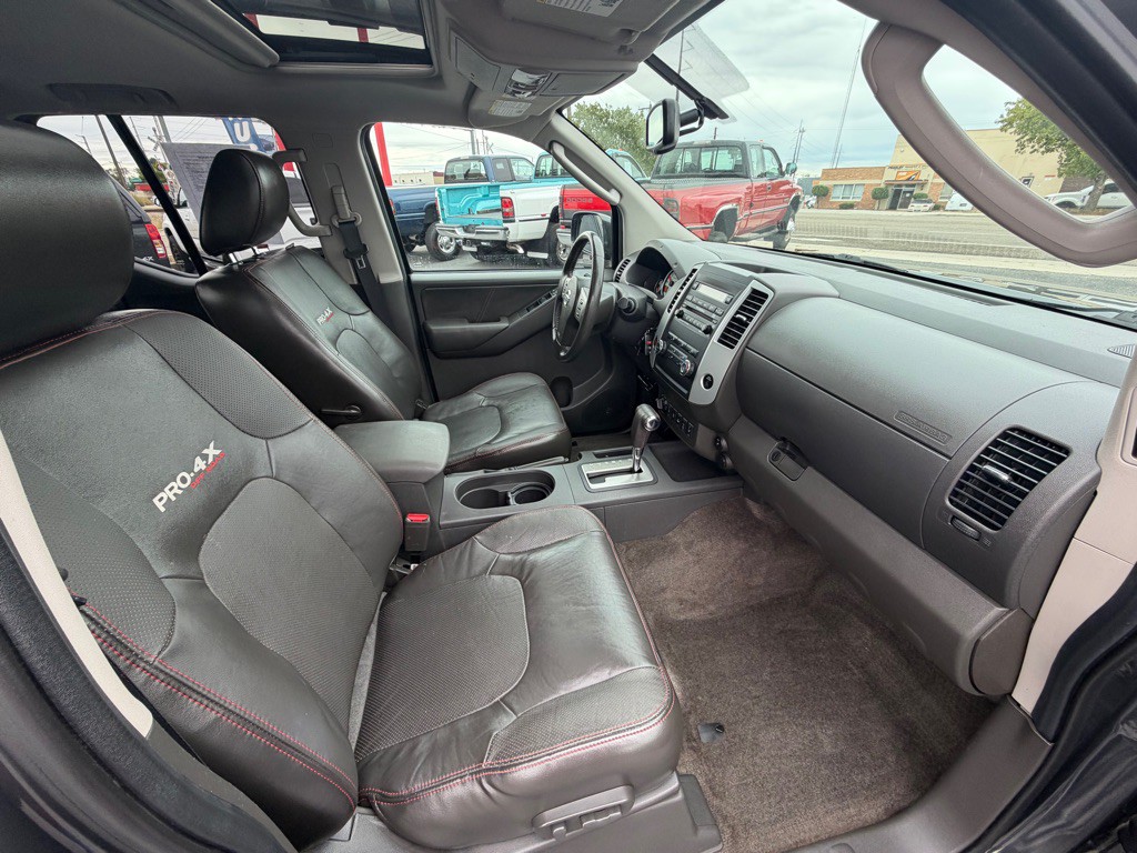 2011 Nissan Frontier Image 8