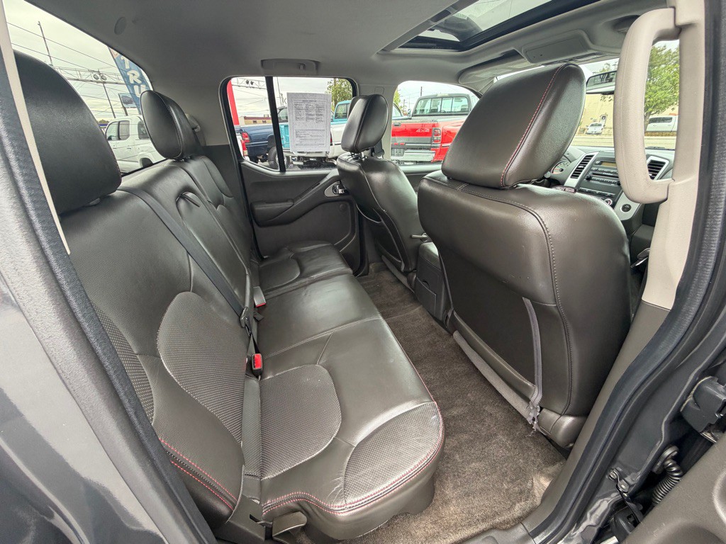 2011 Nissan Frontier Image 9