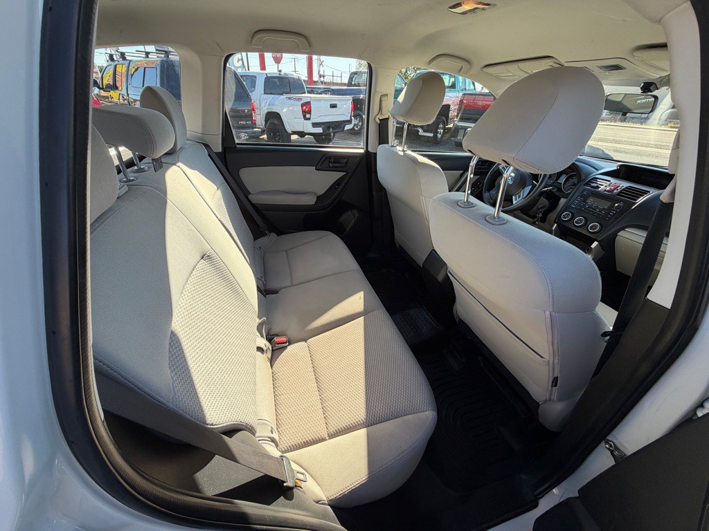 2014 Subaru Forester Image 9