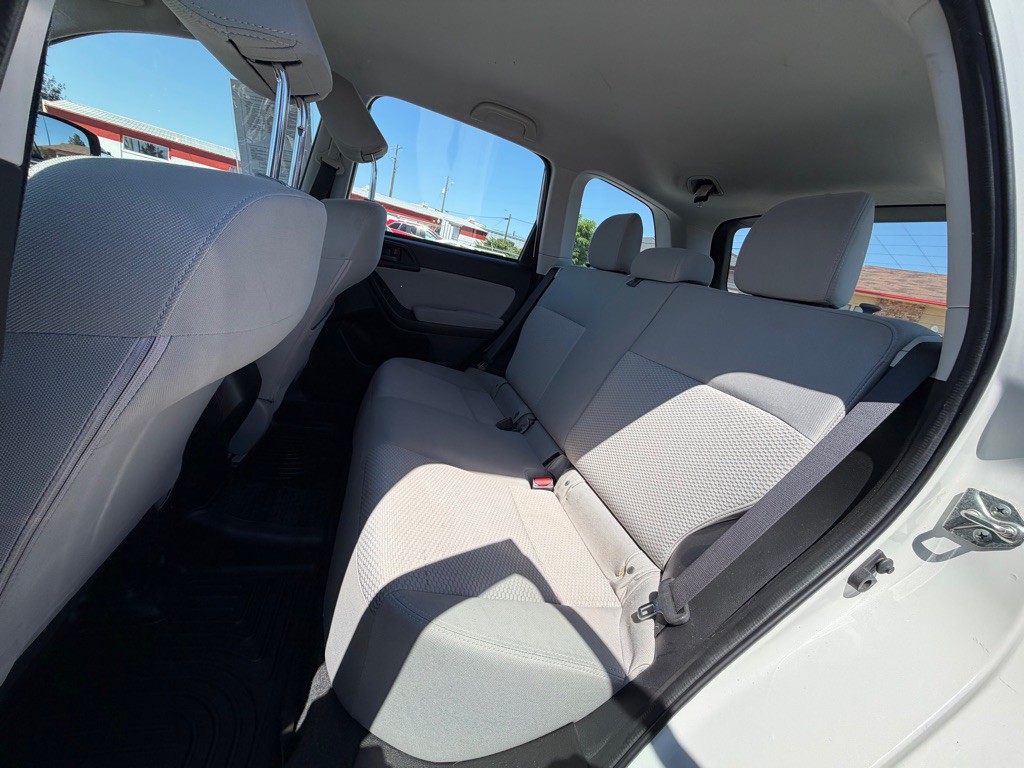 2014 Subaru Forester Image 9