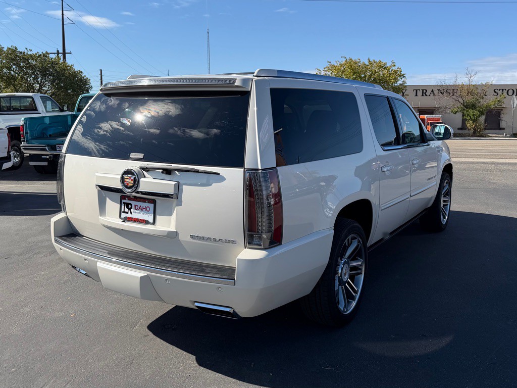 2013 Cadillac Escalade Image 5