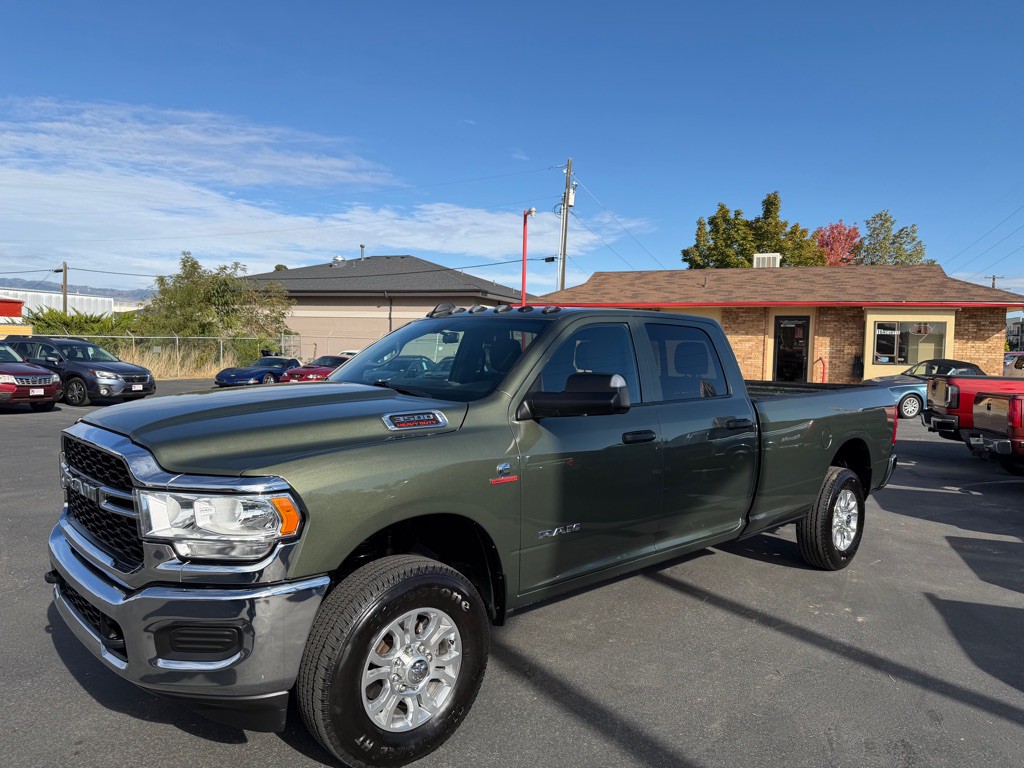 2022 RAM 3500 Image 2