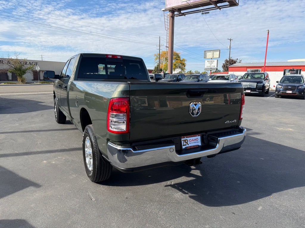 2022 RAM 3500 Image 4